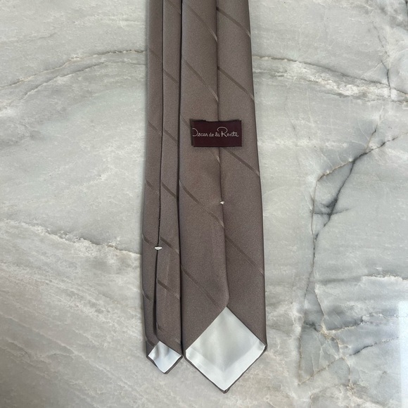 OSCAR DE LA RENTA Tie - Picture 6 of 13